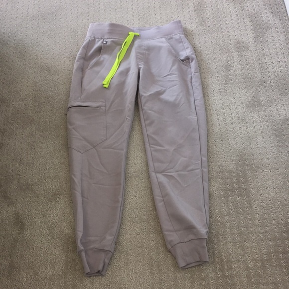 Figs scrubs - Picture 1 of 3